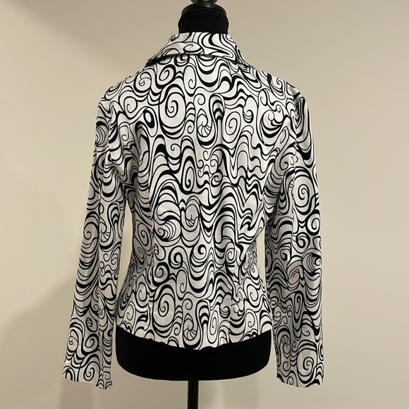 Jolibel black and white abstract zip up jacket or top . - Picture 4 of 8